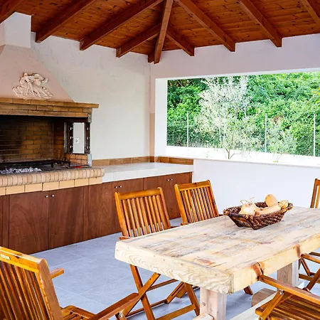 Katherina Maisonette Close To Corfu Town Hébergement de vacances *